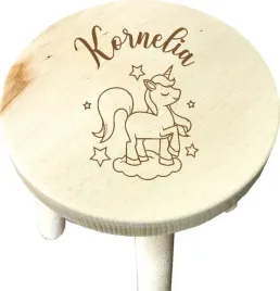taborecik-krzeselko-drewniane-dla-dziecka-personalizowany-grawer-imie