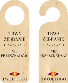 zawieszka-na-drzwi-klamke-hotelowa-trwa-zebranie-drewniana-twoj-nadruk