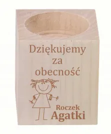 grawerowany-swiecznik-drewniany-podziekowania-na-roczek-z-imieniem-napisem