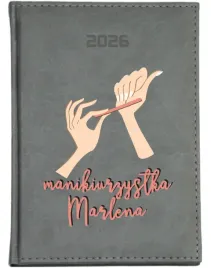 kalendarz-a6-2026-tygodnniowy-z-nadrukiem-imieniem-dla-stylistki-paznokci