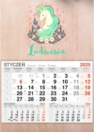 kalendarz-2025-jednodzielny-drewniany-nadruk-z-jednorozcem-z-imieniem
