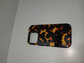 coque-iphone-16-pro-motif-ecaille-de-tortue-marron-orange-design-exotique