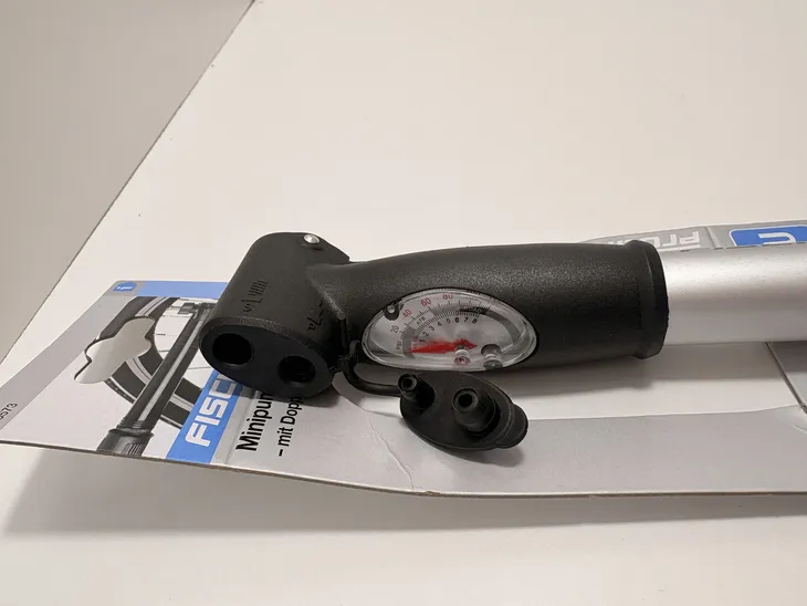 fischer-85573-pompka-reczna-manometr-tak