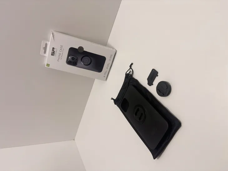 plecki-sp-connect-do-apple-iphone-13-pro-czarny-material-tworzywo-sztuczne
