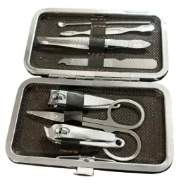 profesjonalny-zestaw-do-manicure-i-pedicure-7-elementowy-w-brazowym-etui-ze