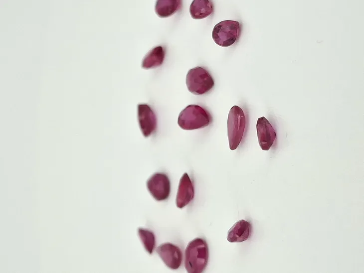 naturalny-rubin-lezka-4-x-5-mm-okazje-boze-narodzenie-dzien-babci-chrzest-dzien-chlopaka-dzien-nauczyciela-dzien-matki-imieniny-gratulacje-komunia-rocznica-walentynki-brak-slub-wielkanoc-haloween-dziadka-dzien-kobiet-dzien-ojca-jubileusz-narodziny-inna-urodziny
