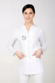 fartuch-medyczny-damski-z-dlugim-rekawem-z-haftowanym-twoim-logo-5-sztuk