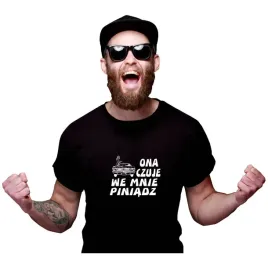 koszulka-z-nadrukiem-ona-czuje-we-mnie-piniadz