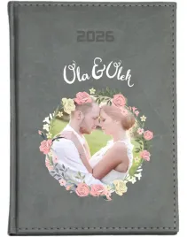 stylowy-prezent-dla-meza-personalizowany-kalendarz-a4-2026-ksiazkowy