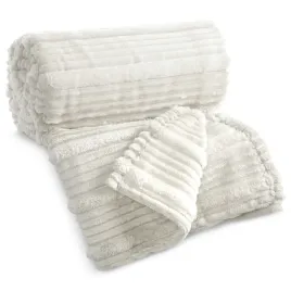 koc-na-lozko-150x200-cm-bialy-flano-tloczony-efekt-3d-nina
