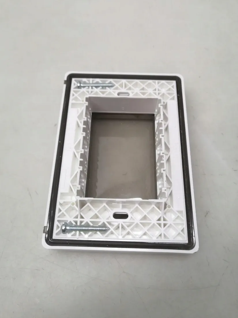 oslona-vimar-ip55-3-m-stan-powystawowy
