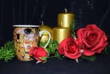 kubek-klimt-400-ml-kolor-czarny-odcienie-zoltego-i-zlota-wielokolorowy