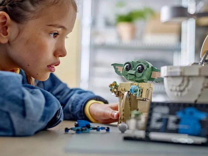 lego-star-wars-grogutm-w-wozku