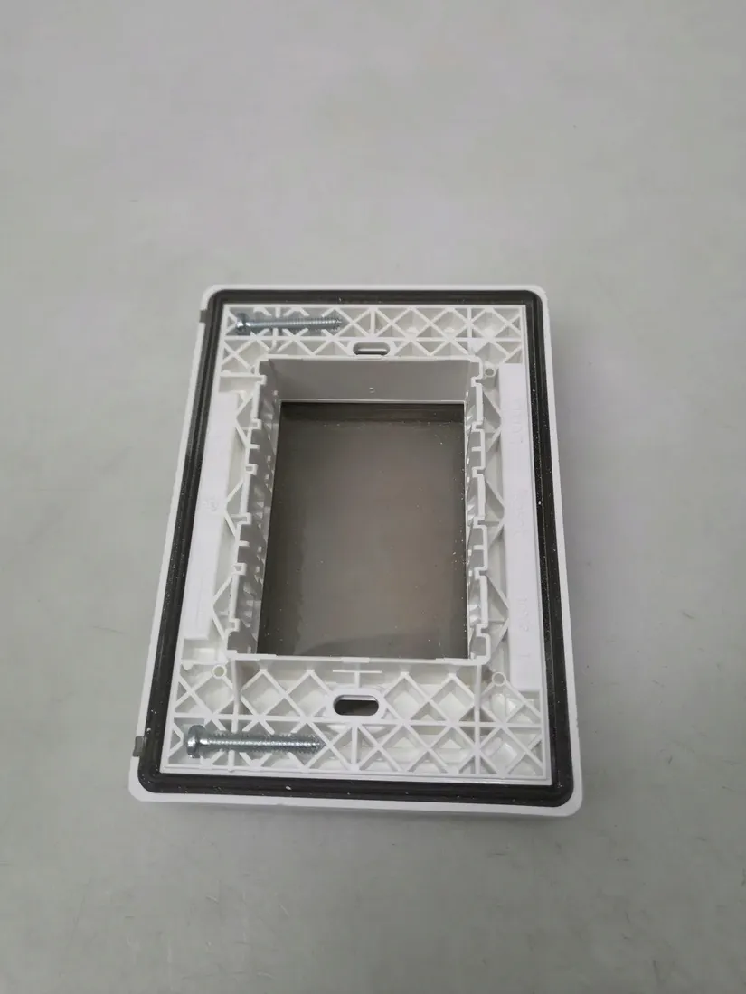 oslona-vimar-ip55-3-m-stan-powystawowy