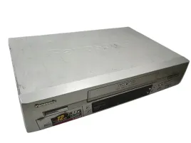 magnetowid-odtwarzacz-kaset-vhs-panasonic-nv-sj422ee-s
