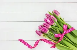 fototapeta-deski-tulipany-dekoracja-salon-200x130