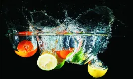 fototapeta-cytryny-limonki-pomarancze-w-wodzie
