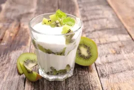 fototapeta-kuchenna-shake-kiwi-deski