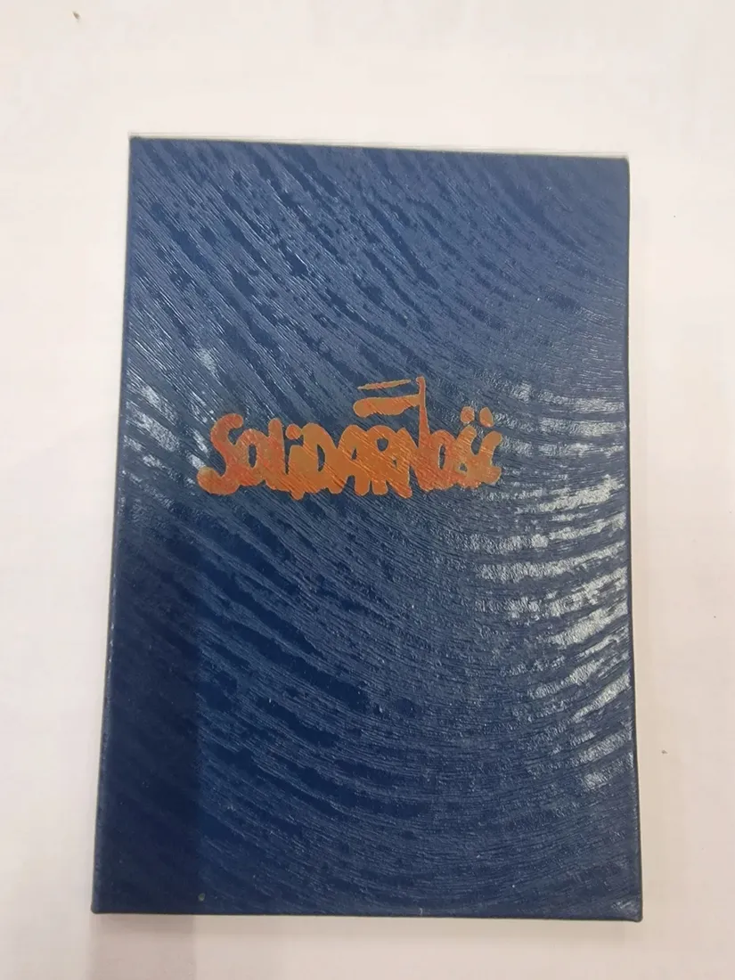 legitymacja-nszz-solidarnosc-nowa-czysta