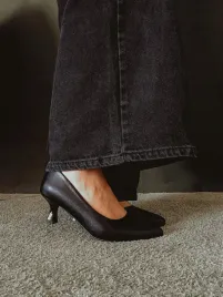 klasyczne-czarne-skorzane-czolenka-obcas-niska-kaczuszka-pulso-r-385