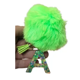 brelok-do-kluczy-literka-a-pompon-zielony-zawieszka-prezent-alfabet