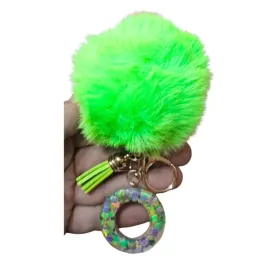 brelok-do-kluczy-literka-o-pompon-zielony-zawieszka-prezent-alfabet