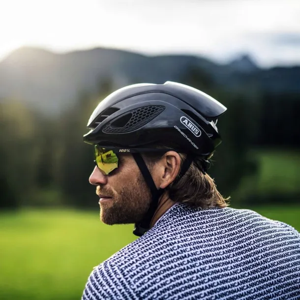 kask-rowerowy-abus-gamechanger-czarny-kolor-czarny