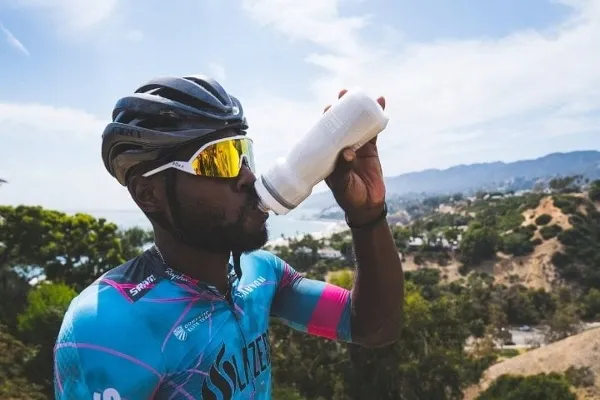 bidon-camelbak-podium-czarny