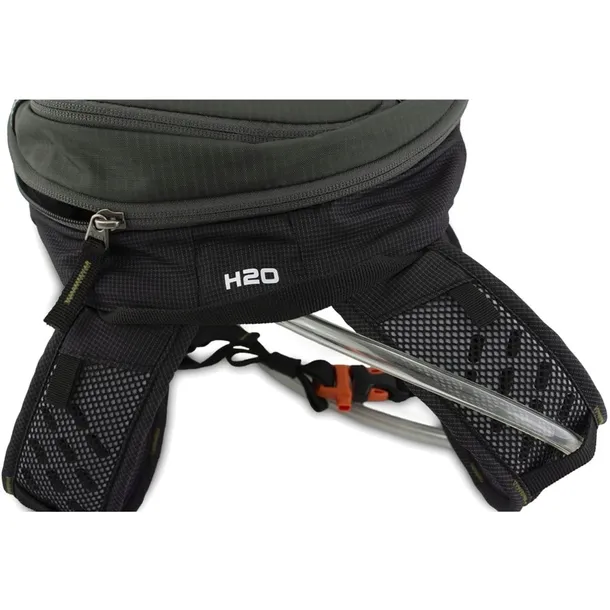 plecak-rowerowy-acepac-flite-6l-material-dominujacy-nylon