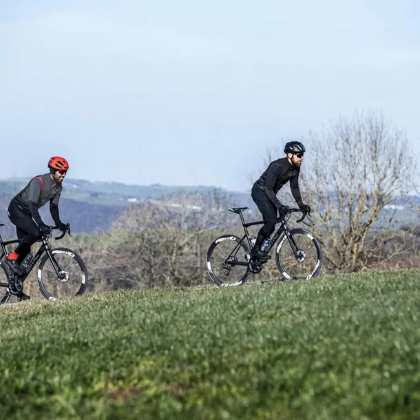 kurtka-rowerowa-rogelli-infinite-softshell-material-dominujacy-poliamid