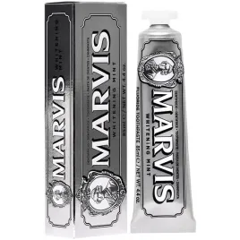 marvis-whitening-mint-wybielajaca-pasta-do-zebow-z-fluorem-mietowa-85-ml