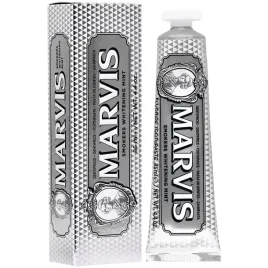 wybielajaca-pasta-marki-marvis-smokers-whitening-mint-z-fluorem-85-ml