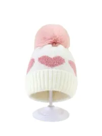 shein-zimowa-czapka-dziecieca-biala-z-pomponem-i-wzorem-serca-1ja