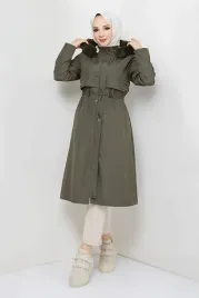 dlugi-plaszcz-damski-z-kapturem-khaki-z-wiazaniem-w-pasie-50-5ga