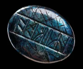 replika-kamienia-runicznego-kili-z-hobbita-polystone-labrysaryng-5x4cm