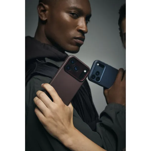 decoded-leather-backcover-iphone-17-pro-chocolate-brown