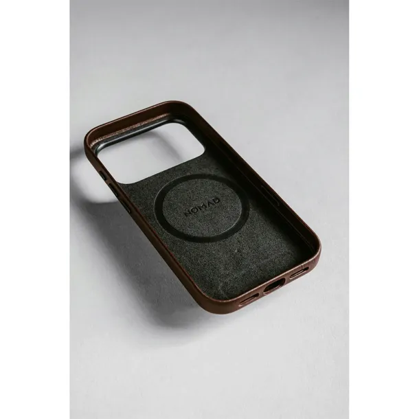 nomad-traditional-leather-case-iphone-17-pro-max-brown