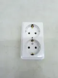 gniazdo-elektryczne-scienne-kopp-biale-stan-powystawowy