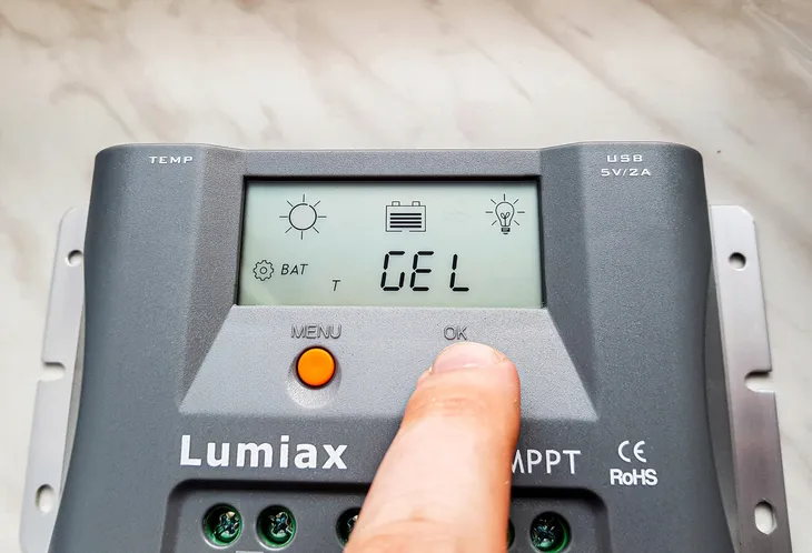 regulator-ladowania-solarny-12v-panel-lcd-10a-mppt-waga-z-opakowaniem-1-kg-rodzaj-panel