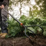 kultywator-ogrodowy-solid-1016034-fiskars-waga-z-opakowaniem-0-675-kg
