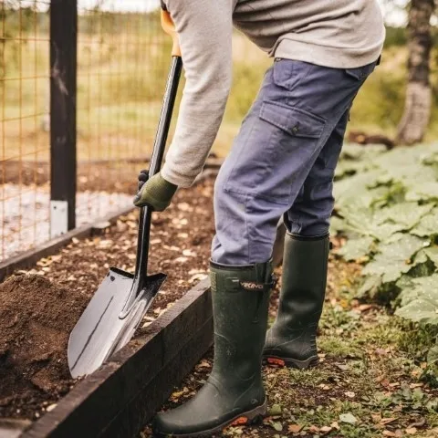 fiskars-szpadel-ostry-solid-xl