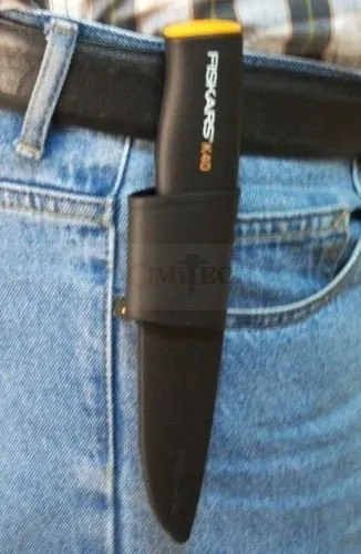 noz-fiskars-10-cm-waga-z-opakowaniem-0-15-kg