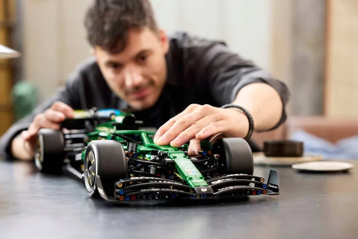 lego-technic-42240-v29-stan-nowy-plec-chlopcy