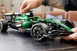 lego-technic-42240-v29-stan-nowy-wiek-dziecka-18-lat