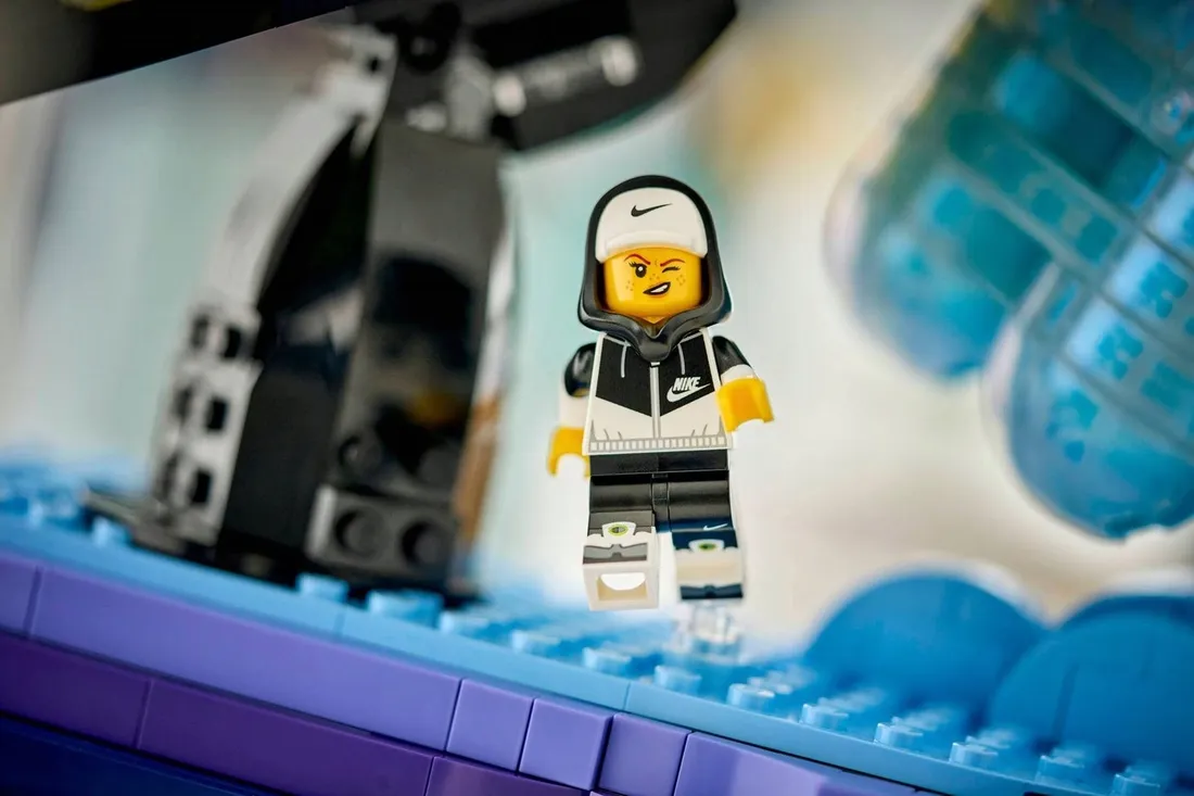 lego-43025-nike