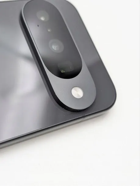 google-pixel-10-128gb-obsydian-material-aluminium-szklo