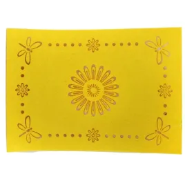 podkladka-wielkanocna-serweta-mata-filcowa-40x30cm-zolta-dekoracja-stolu
