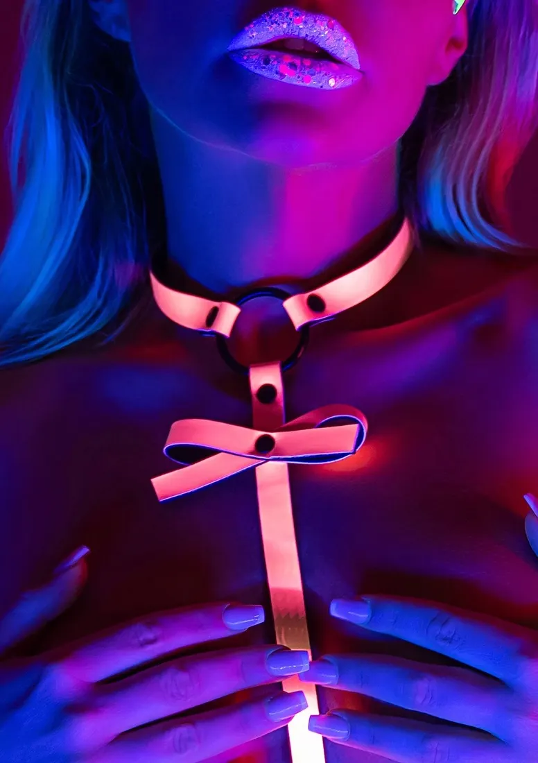seductive-harness-with-bow