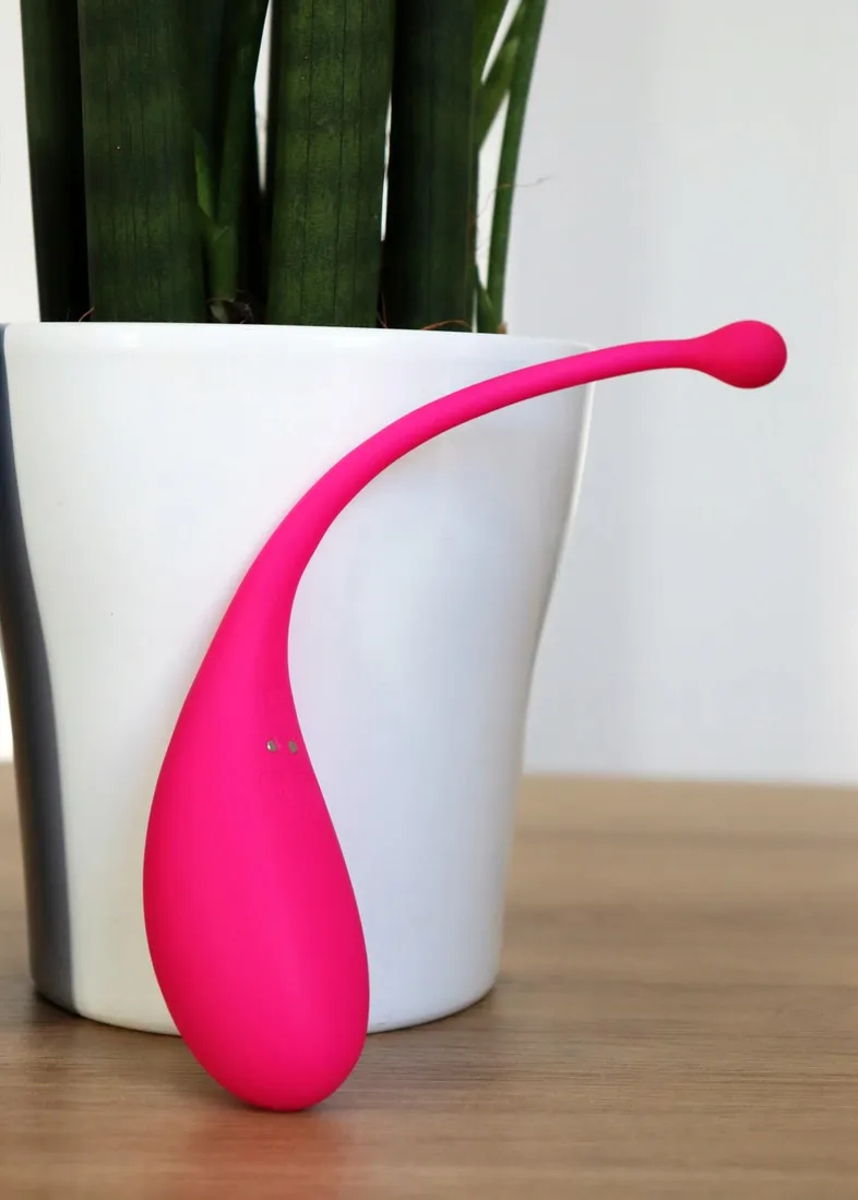 smart-egg-app-controlled-massager-stan-nowy