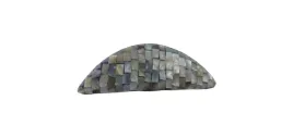 broszka-z-masy-perlowej-polokragla-z-mozaika-geometryczna-elegancka